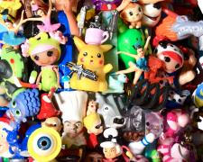 Deasa Turner, "Tower of Babble-On!" (detail), 2024, mixed media sculpture, 8'1" x 21"