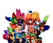 Deasa Turner, "Tower of Babble-On!" (detail), 2024, mixed media sculpture, 8'1" x 21"