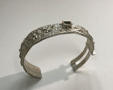 Edward Lane McCartney, "Canyon Suite, Cuff", 2020, sterling, cuttlebone cast sterling, 18k yellow gold, chrome diopside, 2 1/4 x 1/2 x 2 1/4"
