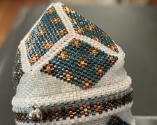Heather Logan, beadwork, 3 x 2 x 2"
