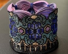 Heather Logan, "Shibori Cuff", 2025, beadwork, 2 1/2 x 3 x 3"