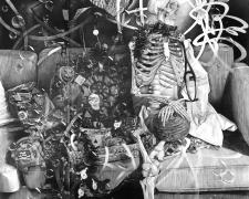 知らぬが花_Blissful Ignorance (Jackie) "知らぬが花_Blissful Ignorance (Jackie)", 2023, graphite on paper, 97 1/2 x 58"