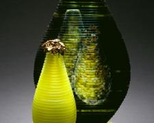 Bilious Bees, 2008, painted, blown, etched, sandcarved, 16 x 12 x 7 1/2"