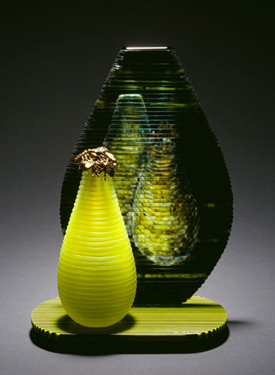 Bilious Bees, 2008, painted, blown, etched, sandcarved, 16 x 12 x 7 1/2"